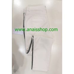 Pantalón pana en color blanco
